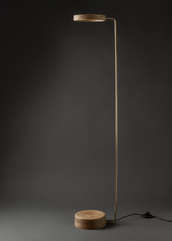 Concave Lampara de Pie H.134cm c/Lamp Led Halopin 3,5W Madera/Bronce